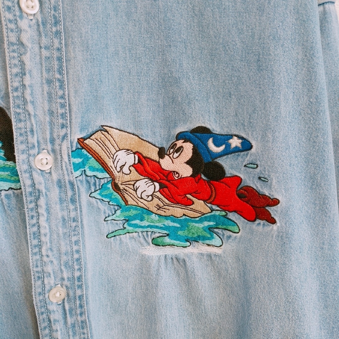 Disney(ディズニー)のDisney ディズニー　デニムシャツ　キャラクター刺繍　長袖　XL メンズのトップス(シャツ)の商品写真