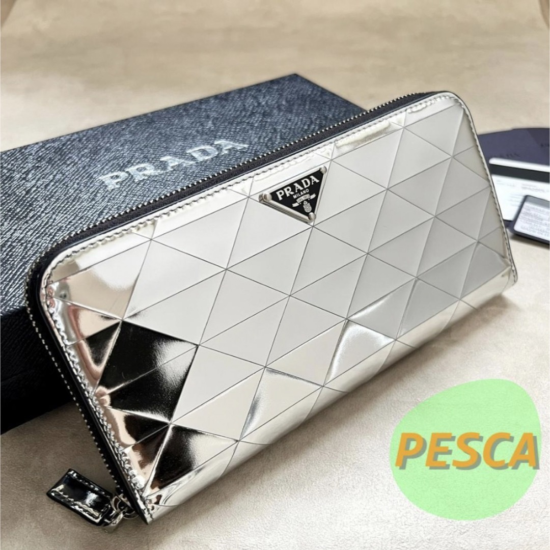 PRADA(プラダ)の【新品未使用箱付き】プラダ　長財布 メンズのファッション小物(長財布)の商品写真