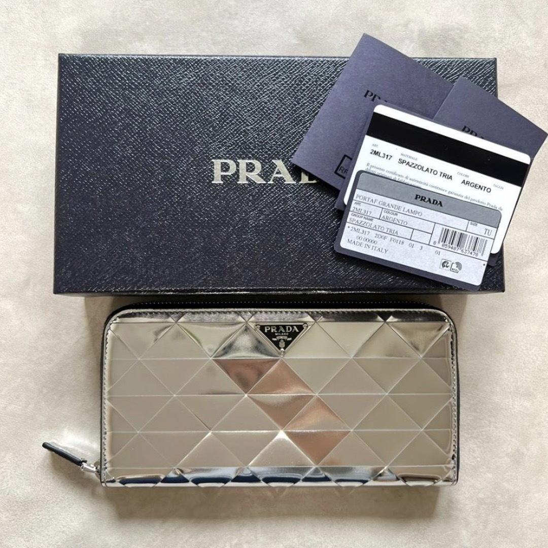 PRADA(プラダ)の【新品未使用箱付き】プラダ　長財布 メンズのファッション小物(長財布)の商品写真