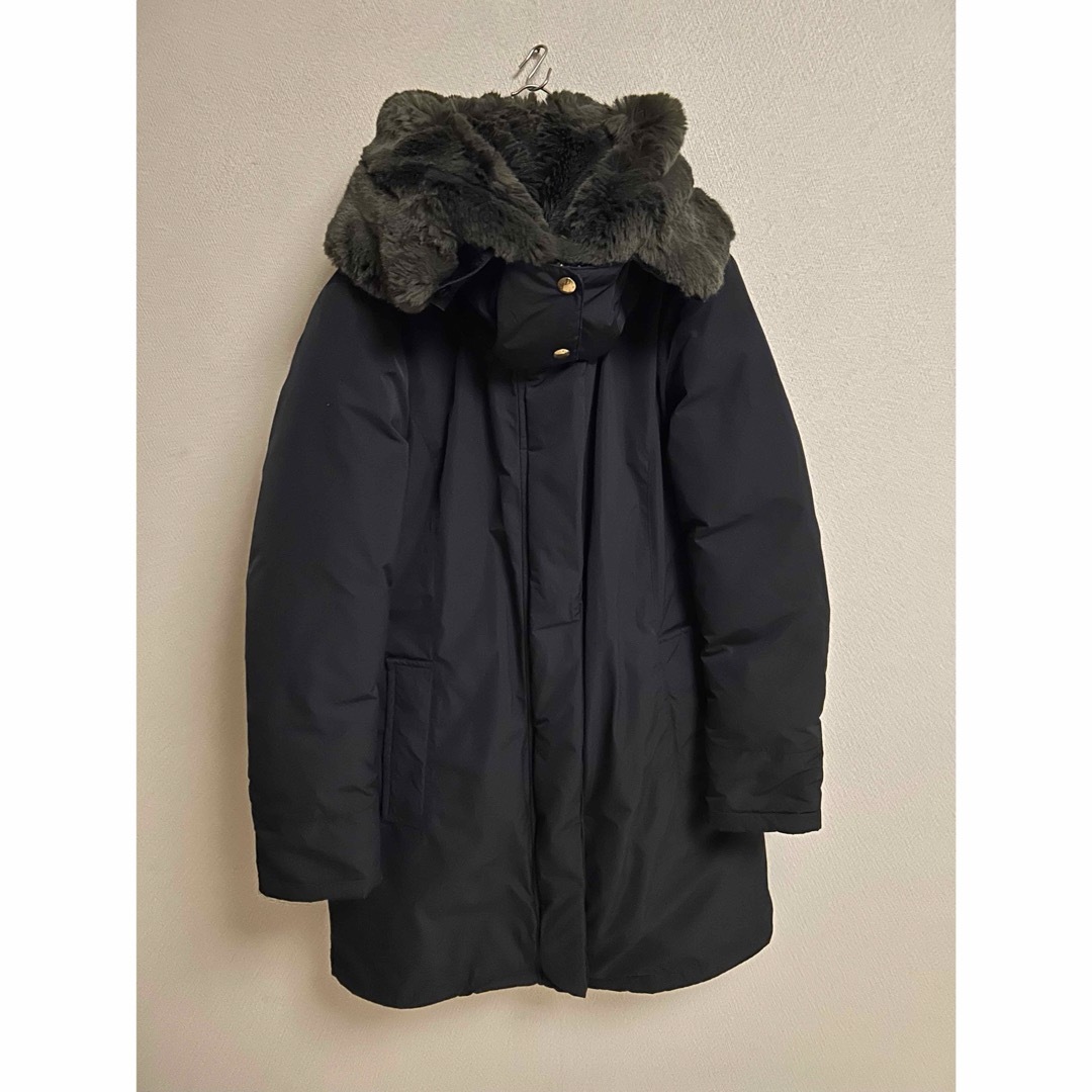 WOOLRICH(ウールリッチ)のウールリッチ　トゥモローランド別注　ボウブリッジ　紺　XS レディースのジャケット/アウター(ダウンコート)の商品写真