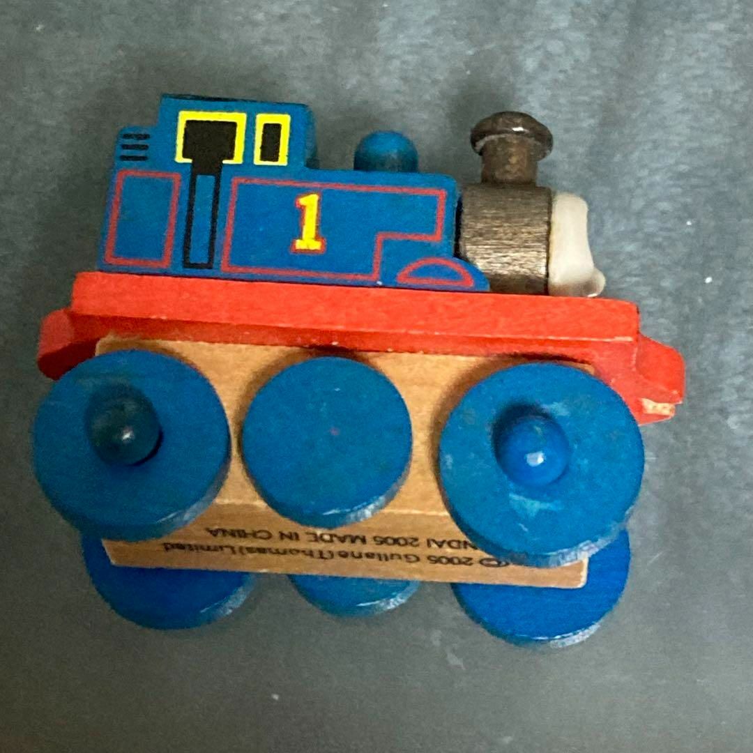 BANDAI(バンダイ)のThomas Limited　BANDAI トーマスと仲間たち　木製トーマス　② エンタメ/ホビーのおもちゃ/ぬいぐるみ(ミニカー)の商品写真