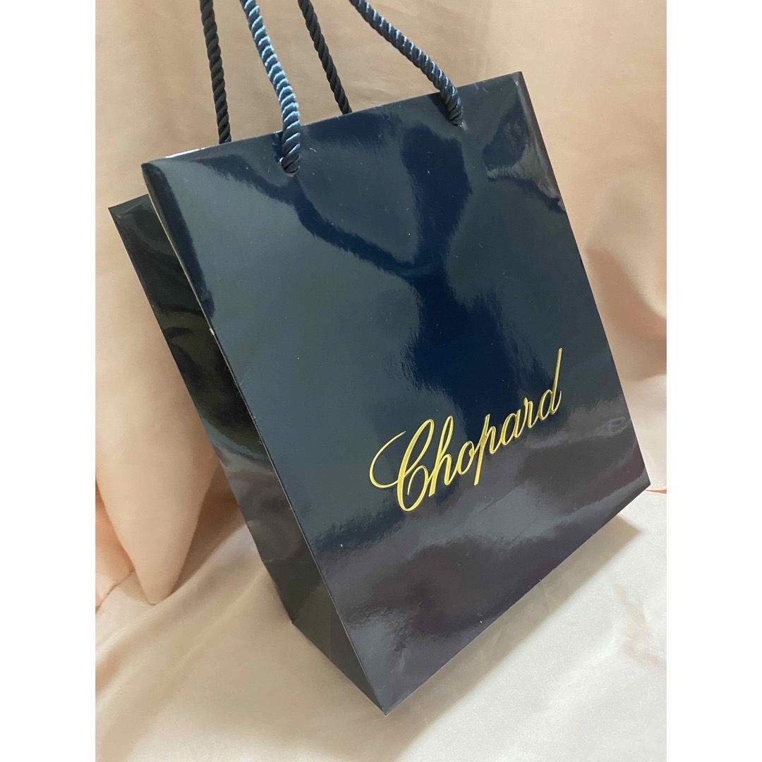 Chopard(ショパール)のショパール　紙袋　ブランドショッパー　ブランド紙袋　ハイブランド　袋　ジュエリー レディースのバッグ(ショップ袋)の商品写真