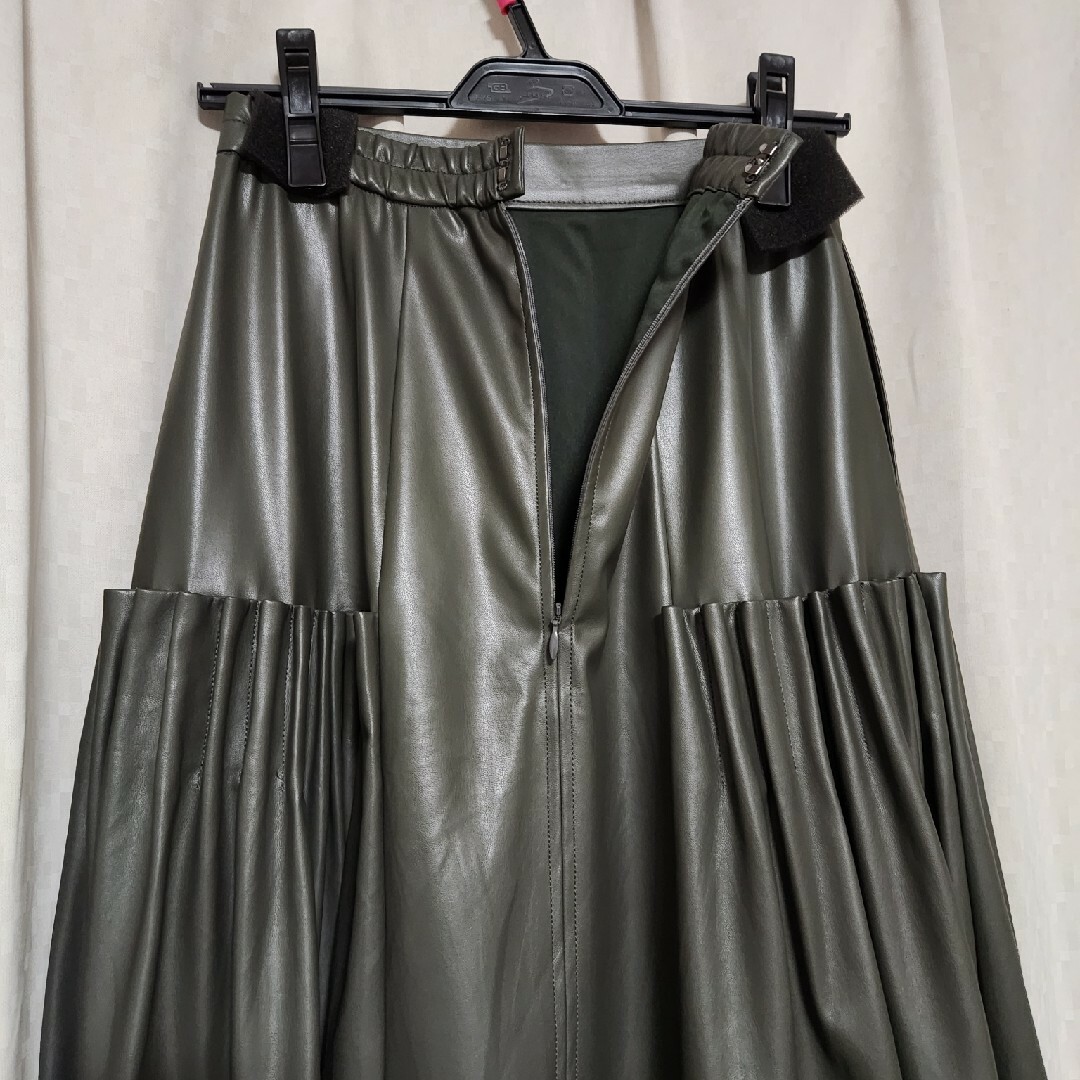 UN3D.(アンスリード)のUN3D　タックギャザーフレアスカート レディースのスカート(ロングスカート)の商品写真