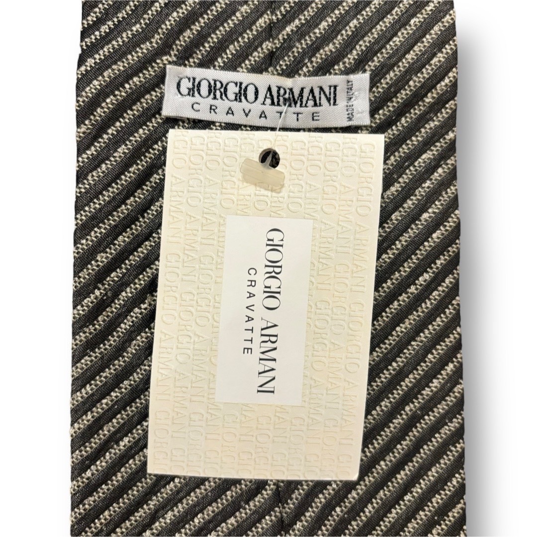 Giorgio Armani(ジョルジオアルマーニ)の【新品タグ付き】GIORGIO ARMANI レジメンタル イタリア製高級シルク メンズのファッション小物(ネクタイ)の商品写真