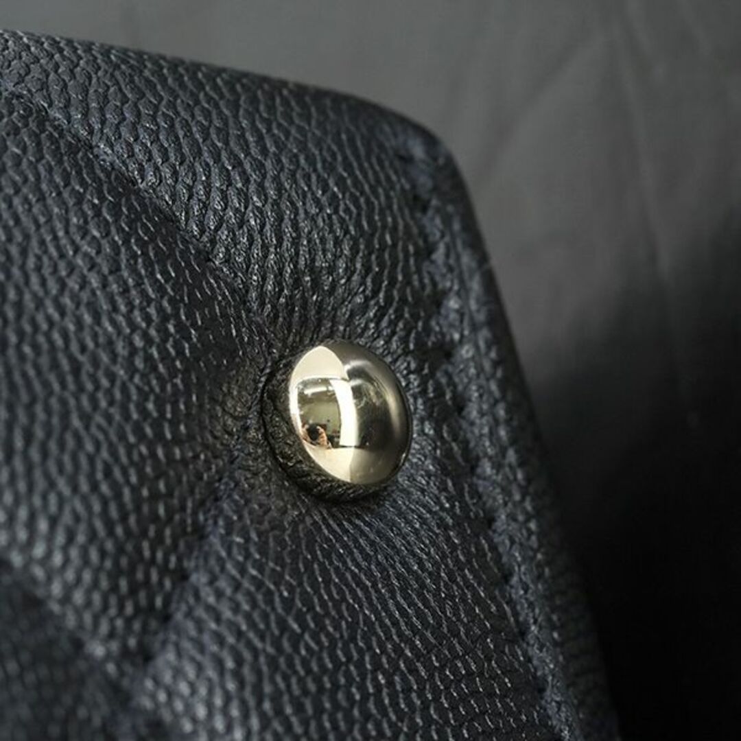 CHANEL(シャネル)のシャネル バッグ レディース トートバッグ マトラッセ ブラック 新品同様 15617 レディースのバッグ(トートバッグ)の商品写真
