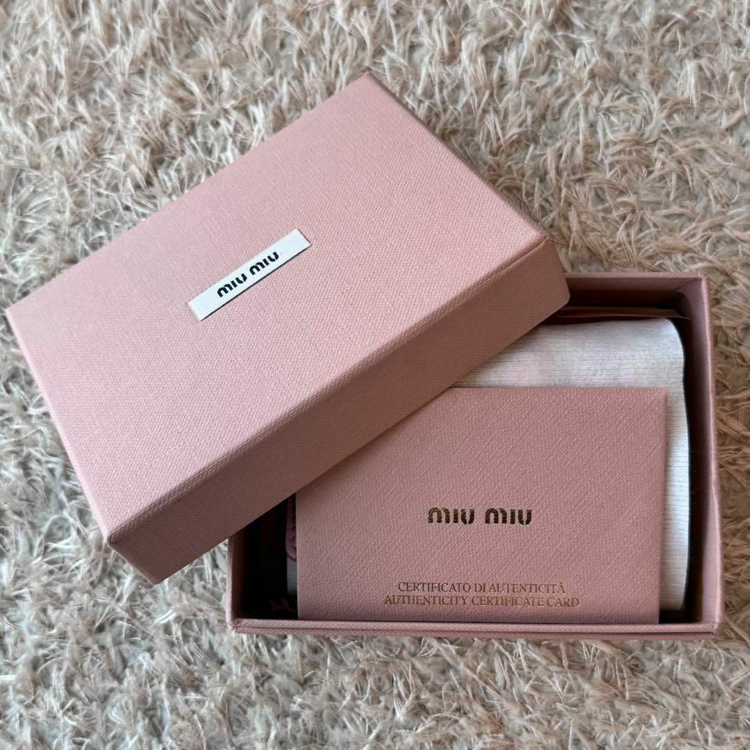 miumiu - 【未使用】MIU MIU 二つ折り財布 ゴールド金具 ピンク