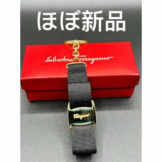 フェラガモ(Ferragamo)のほぼ新品 フェラガモ キーホルダー キーチャーム キーリング 箱付き(キーホルダー)