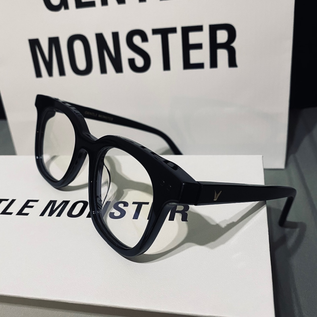 BIGBANG(ビッグバン)のGentle Monster ジェントルモンスター south side クリア メンズのファッション小物(サングラス/メガネ)の商品写真