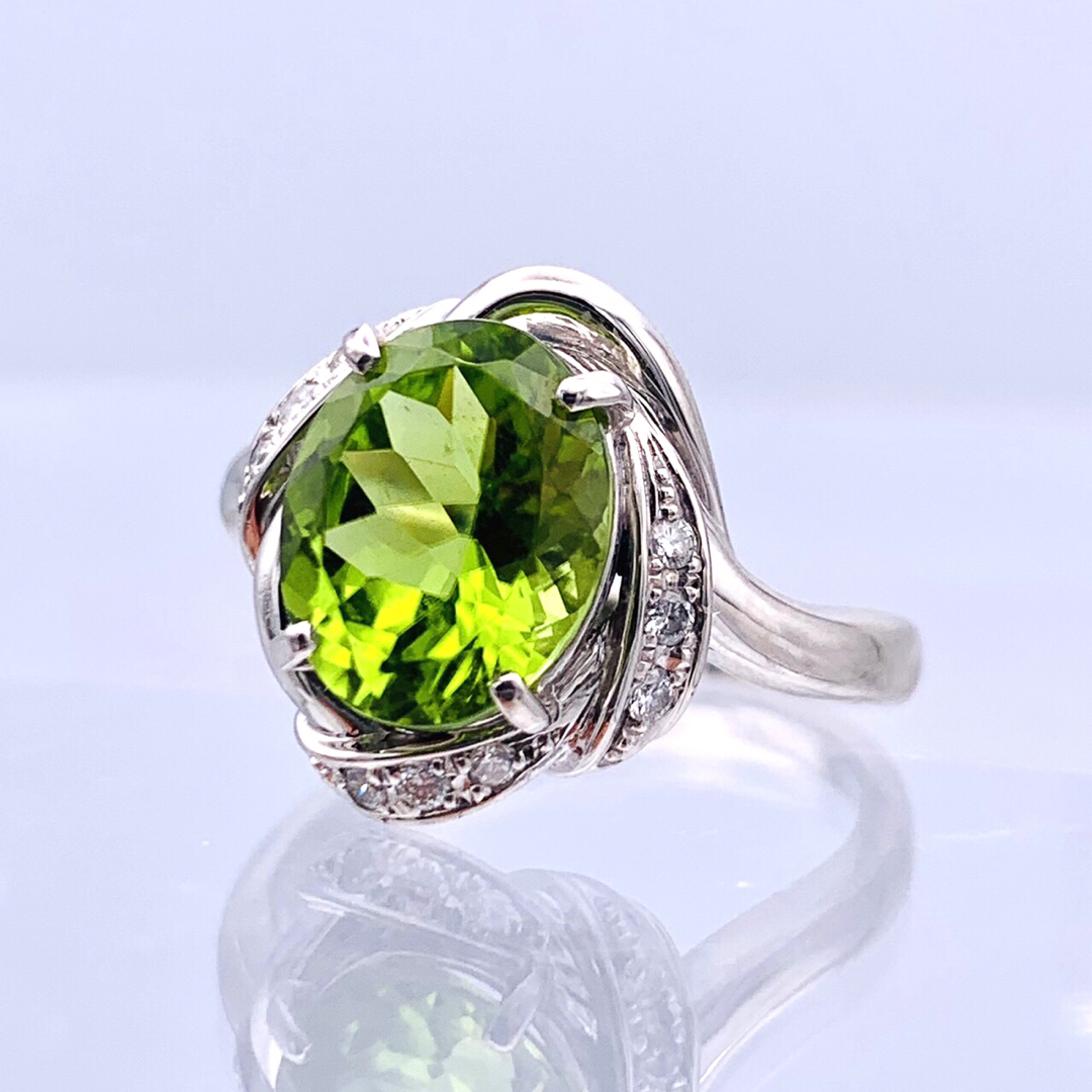 ✴︎極美品　PT900 3.98ct ペリドット 0.11ct ダイヤ リング レディースのアクセサリー(リング(指輪))の商品写真