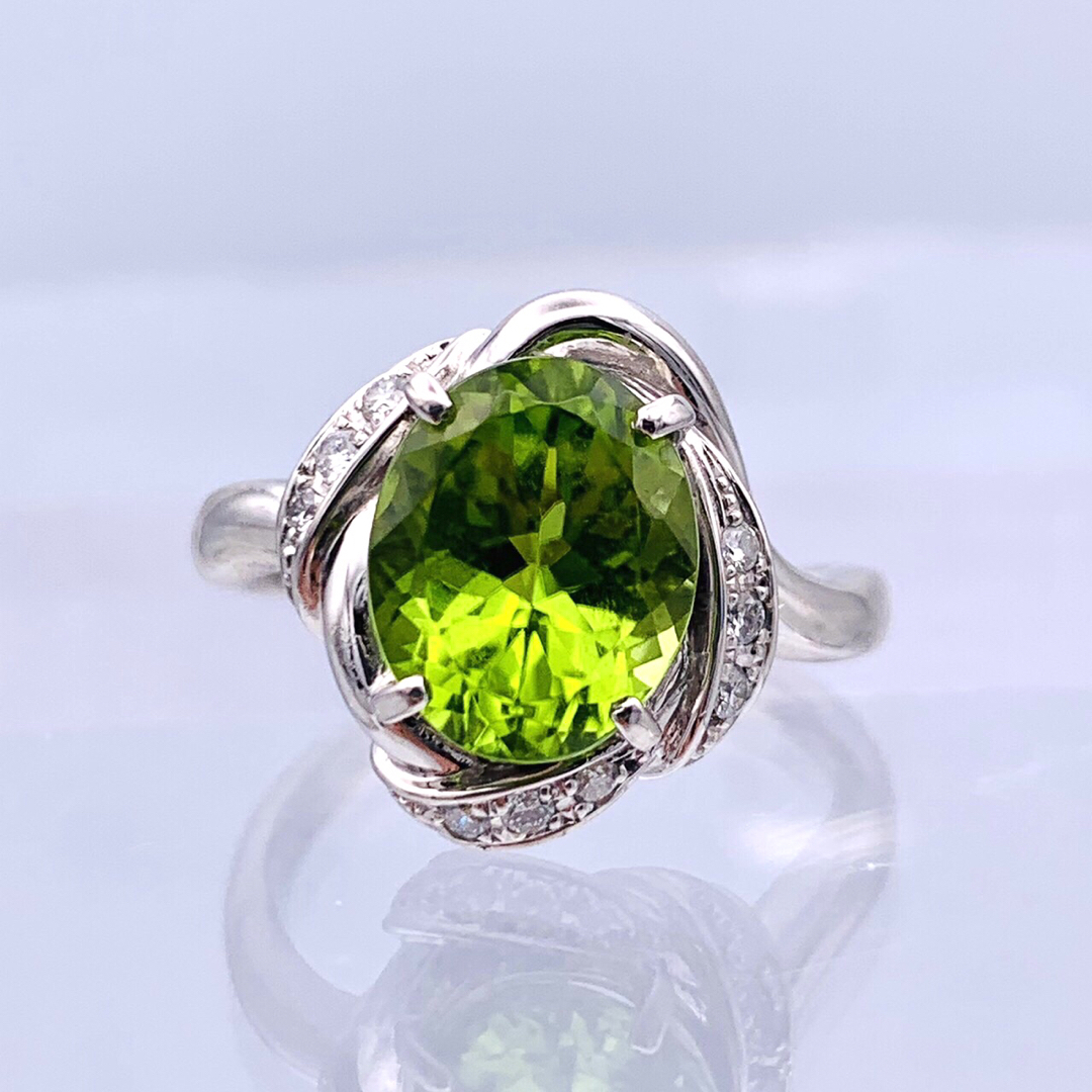 ✴︎極美品　PT900 3.98ct ペリドット 0.11ct ダイヤ リング レディースのアクセサリー(リング(指輪))の商品写真