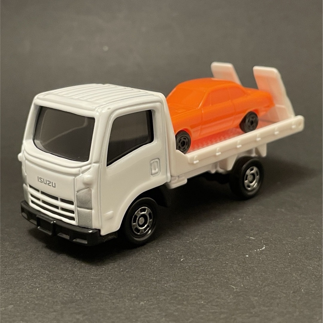 Takara Tomy(タカラトミー)の【廃盤】トミカ No.60 いすゞ エルフ 車両運搬車 初回特別仕様 エンタメ/ホビーのおもちゃ/ぬいぐるみ(ミニカー)の商品写真