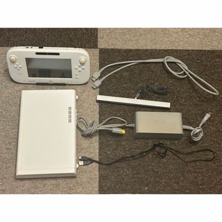 ウィーユー(Wii U)のWii U一式　本体32GB 白　中古品　外箱付き(家庭用ゲーム機本体)