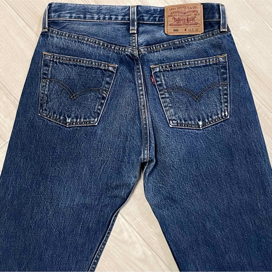 Levi's(リーバイス)のLEVI'S リーバイス 501 インディゴブルー ジーンズ USA製 00s メンズのパンツ(デニム/ジーンズ)の商品写真