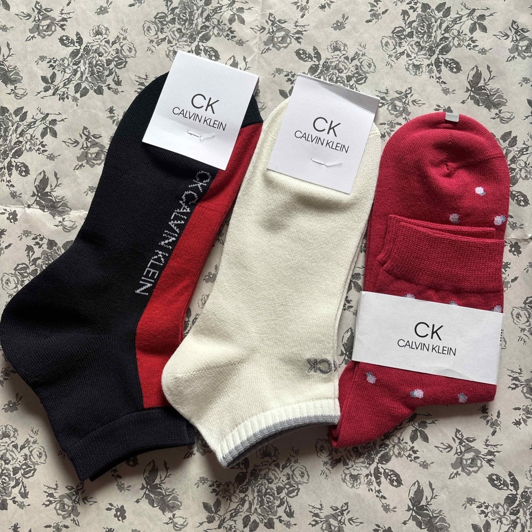 ck Calvin Klein(シーケーカルバンクライン)のCK CALVIN KLEIN (カルバンクライン)メンズ靴下3足セット！ メンズのレッグウェア(ソックス)の商品写真