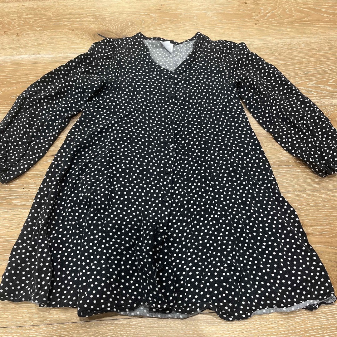 ZARA KIDS(ザラキッズ)のZARA ドットワンピ キッズ/ベビー/マタニティのキッズ服女の子用(90cm~)(ワンピース)の商品写真