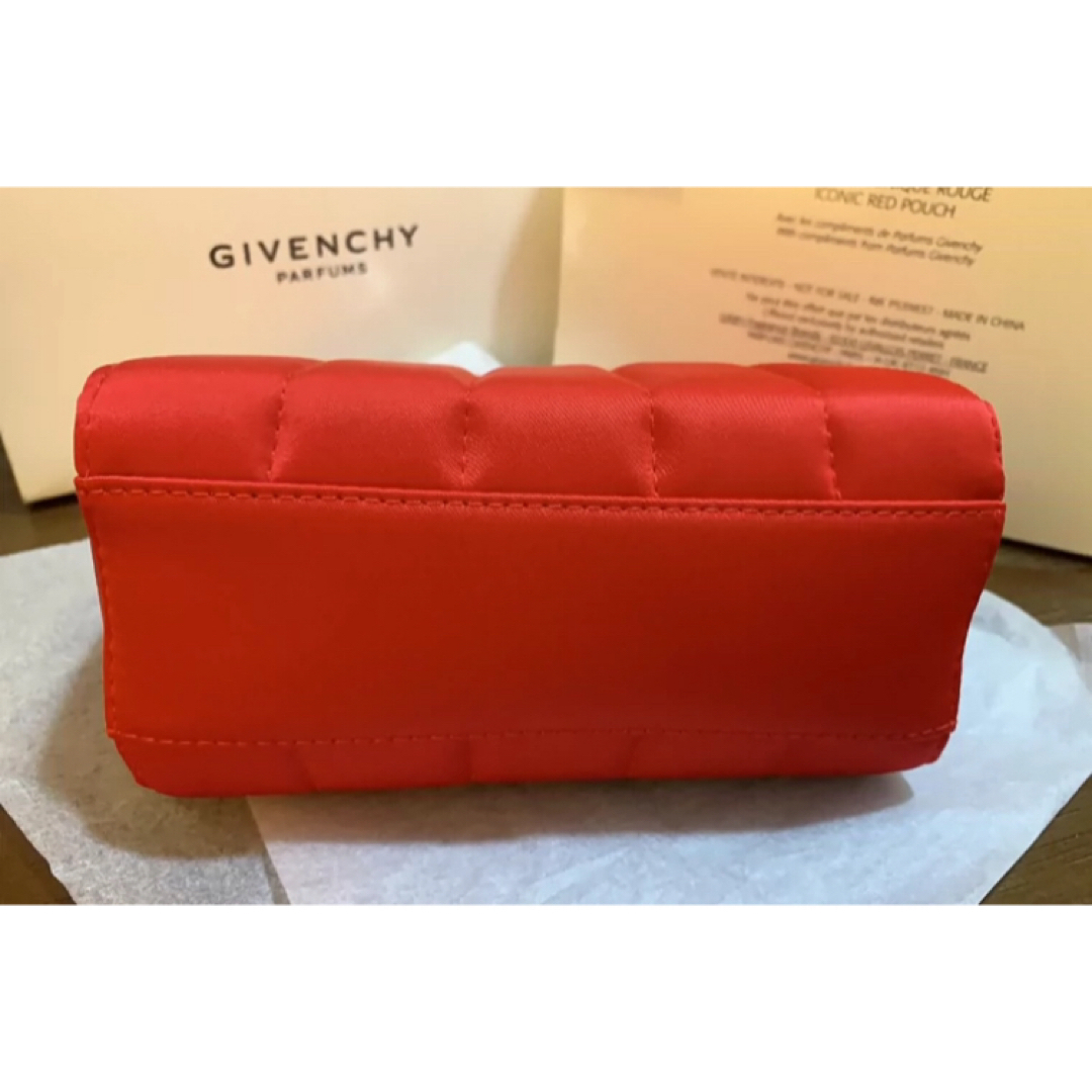 GIVENCHY(ジバンシィ)の新品未使用 ジバンシー GIVENCHY  ノベルティマルチポーチ　正規品  レディースのファッション小物(ポーチ)の商品写真