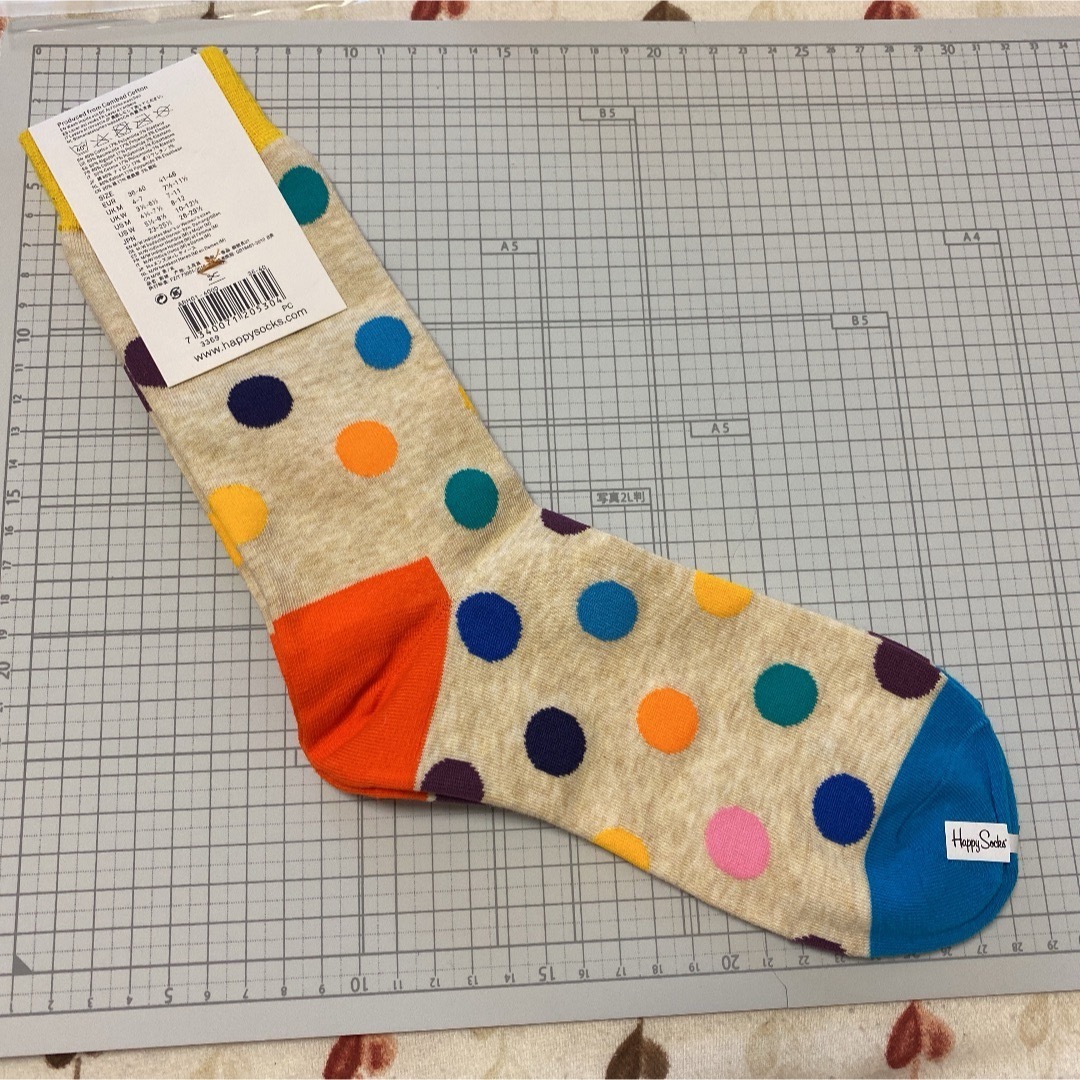 Happy Socks(ハッピーソックス)の新品未使用品 ハッピーソックス 靴下 水玉 カラフル ドット レディースのレッグウェア(ソックス)の商品写真