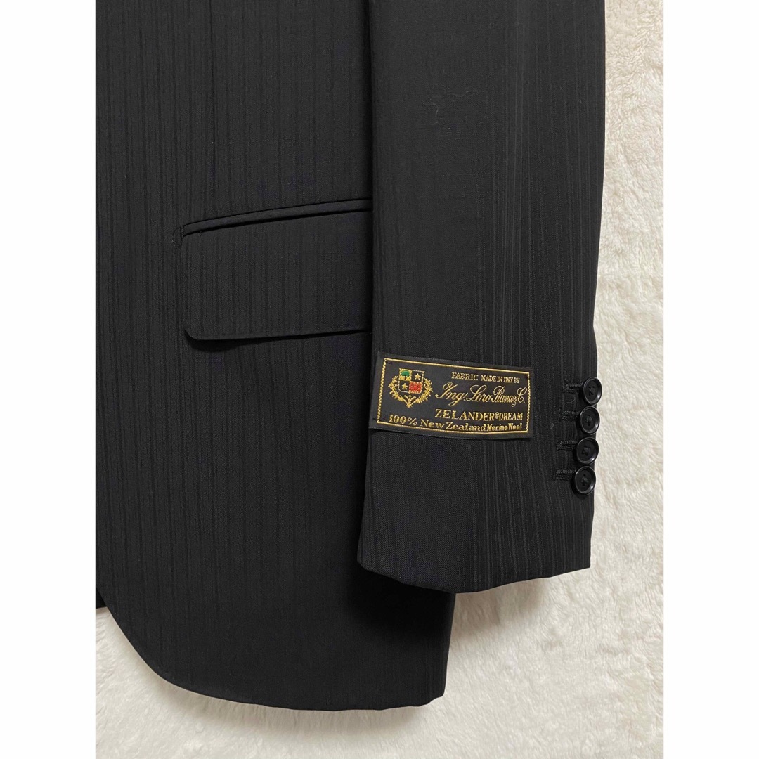 LORO PIANA(ロロピアーナ)の【新品】春夏物 ロロピアーナ生地 メンズ スーツ Y6 M ブラック ストライプ メンズのスーツ(セットアップ)の商品写真