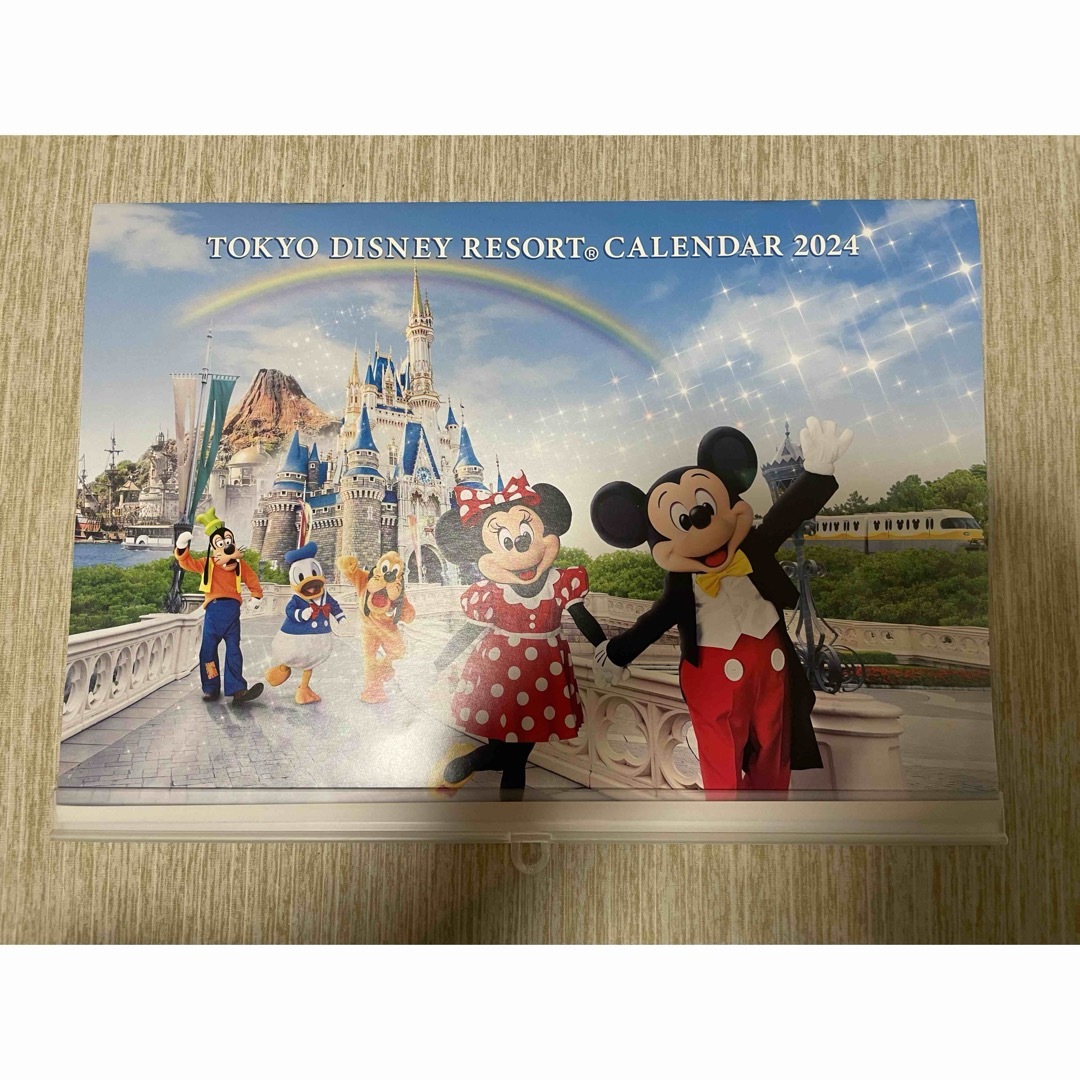 Disney(ディズニー)の東京ディズニーリゾート  カレンダー2024 インテリア/住まい/日用品の文房具(カレンダー/スケジュール)の商品写真