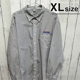 シャツ(shirts)のUSA古着　ボタンダウンシャツ　XL　長袖　グレー　チェック柄　企業ロゴ　刺繍(シャツ)