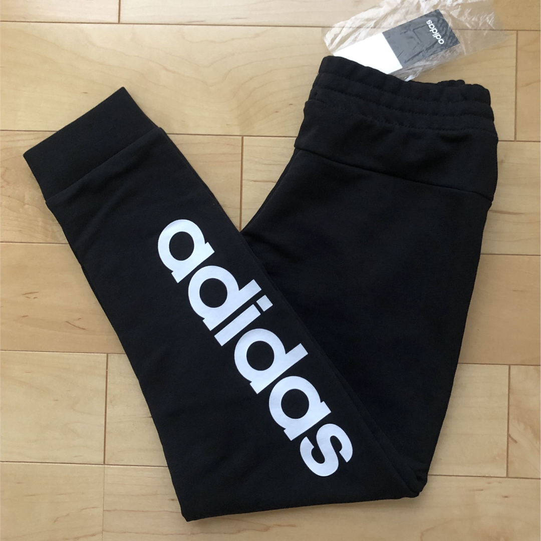 adidas(アディダス)のスウェットパンツ キッズ アディダス adidas 130cm 黒 ☆新品未使用 キッズ/ベビー/マタニティのキッズ服男の子用(90cm~)(パンツ/スパッツ)の商品写真