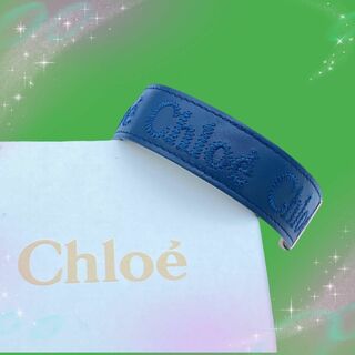 クロエ(Chloe)の《美品》　クロエ　ウッディ　ロゴ　レザー　ブレスレット　ブルー系　ゴールド系金具(ブレスレット/バングル)