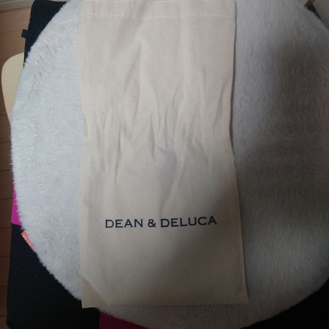 DEAN & DELUCA(ディーンアンドデルーカ)の即日発送します！【新品・未使用】DEAN&DELUCA　　布製巾着袋 レディースのファッション小物(ポーチ)の商品写真