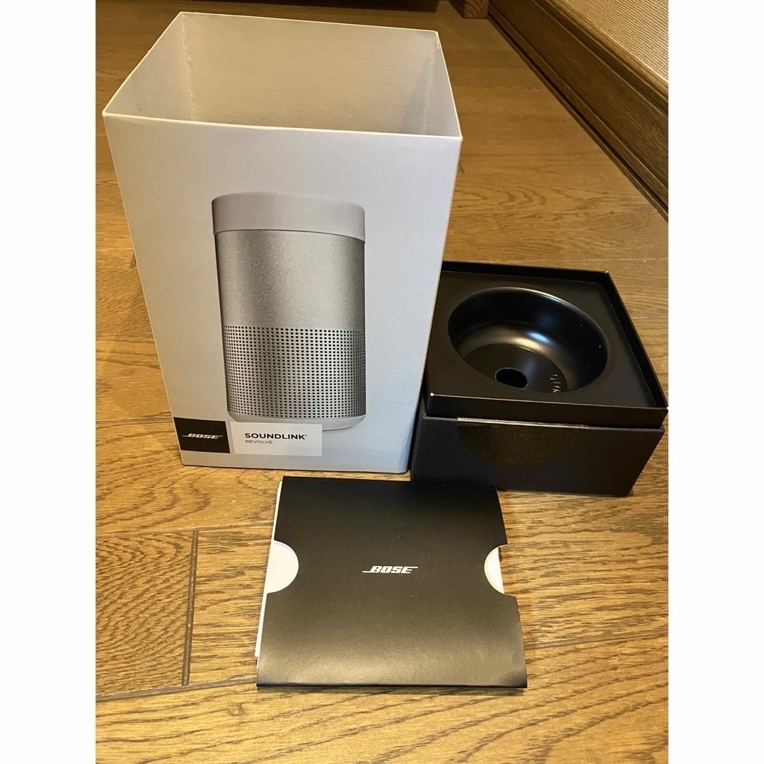 BOSE(ボーズ)のBose SoundLink Revolve（収納ケース＋三脚） スマホ/家電/カメラのオーディオ機器(スピーカー)の商品写真