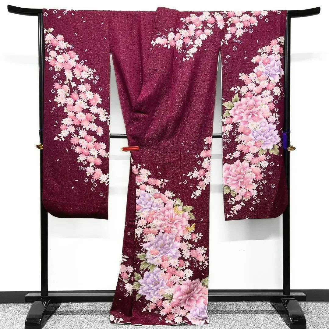 振袖　金駒刺繍　銀通し　蝶　菊　牡丹　晴れの日　成人式　卒業式　着物　022w レディースの水着/浴衣(その他)の商品写真