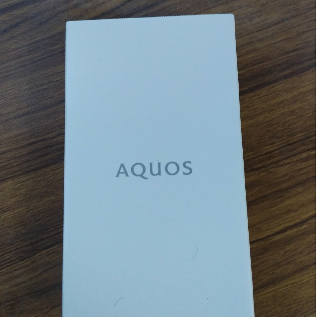 AQUOS(アクオス)のSHARP ASQUOS sense6S ライトカッパー SH-RM19S スマホ/家電/カメラのスマートフォン/携帯電話(スマートフォン本体)の商品写真