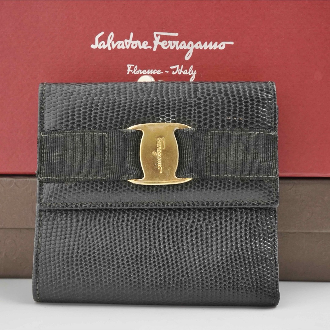 Salvatore Ferragamo(サルヴァトーレフェラガモ)の【美品】ferragamo フェラガモ　ヴァラリボン　リザード　がま口　三つ折り レディースのファッション小物(財布)の商品写真