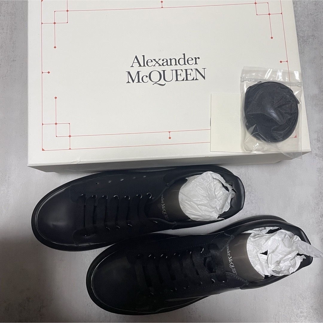 Alexander McQueen(アレキサンダーマックイーン)の新品未使用 アレキサンダーマックイーンオーバーサイズドスニーカー45スモーク/黒 メンズの靴/シューズ(スニーカー)の商品写真