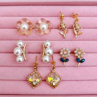 ハンドメイド　レジン　サージカルステンレスピアス　アクセサリー　お花　ホログラム(ピアス)