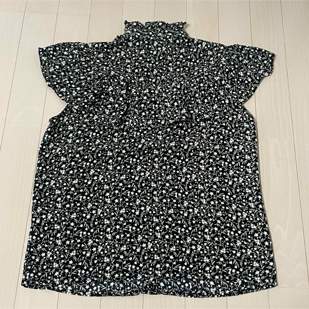 moussy(マウジー)のMOUSSY 小花柄フリルトップス レディースのトップス(シャツ/ブラウス(半袖/袖なし))の商品写真