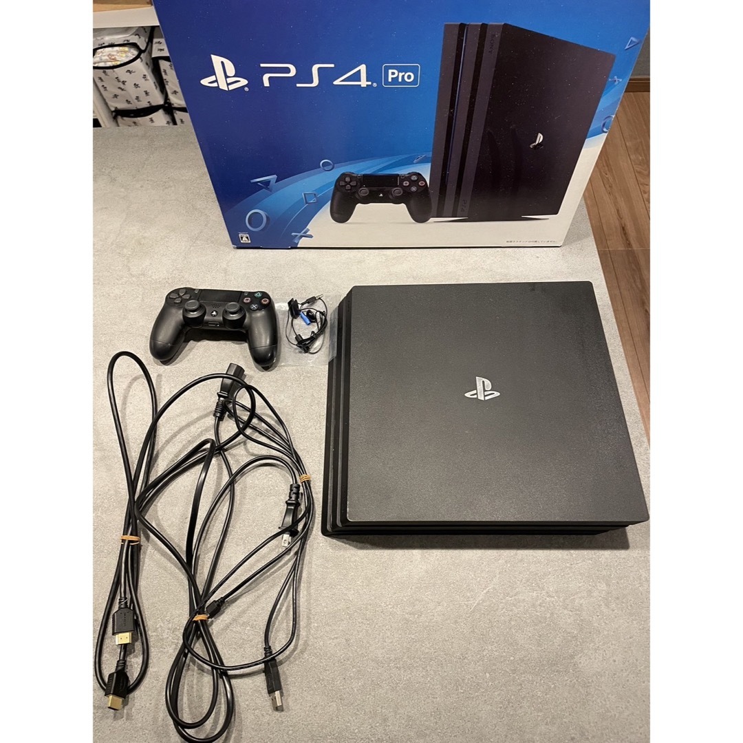 PS4 Pro本体 CUH-7000B B01 ソフト　セット