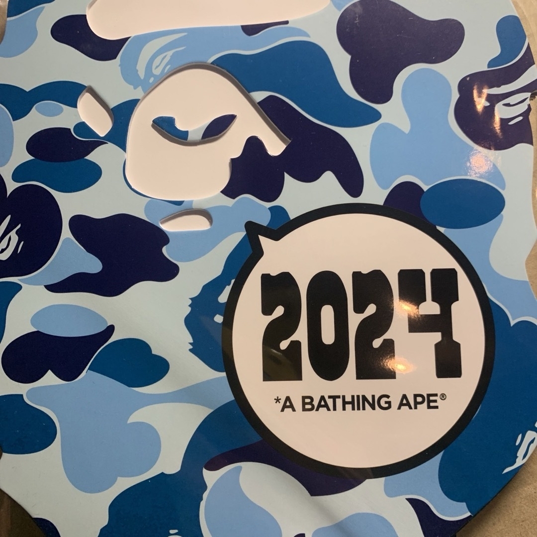 A BATHING APE(アベイシングエイプ)の新品未開封A BATHING APE 2024 卓上カレンダー インテリア/住まい/日用品の文房具(カレンダー/スケジュール)の商品写真