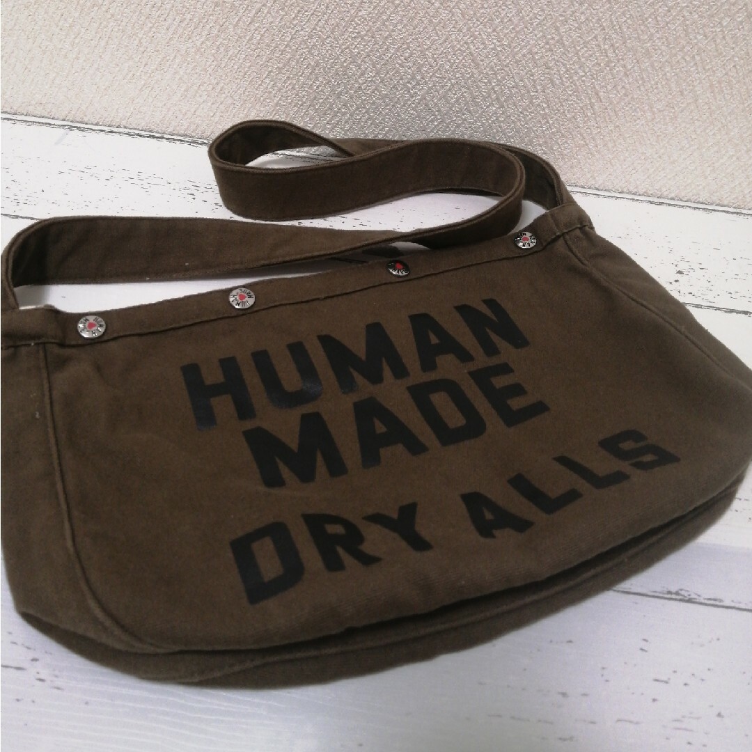 HUMAN MADE(ヒューマンメイド)のヒューマンメイド　ショルダーバッグ　犬 メンズのバッグ(ショルダーバッグ)の商品写真