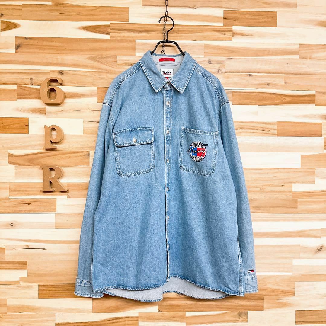 TOMMY JEANS(トミージーンズ)の【トミーヒルフィガー】レトロ サークル ロゴ デニム 長袖シャツ XL 青×白 メンズのジャケット/アウター(Gジャン/デニムジャケット)の商品写真