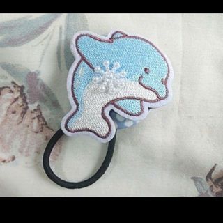 北欧 アニマル イルカ 海 刺繍 可愛い 38㍉ くるみボタン ヘアゴム 123(ヘアアクセサリー)