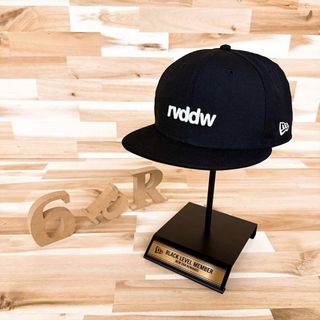 ニューエラー(NEW ERA)のレア【ニューエラ×リバーサル】限定コラボ rvddwロゴ キャップ格闘技 黒×白(キャップ)