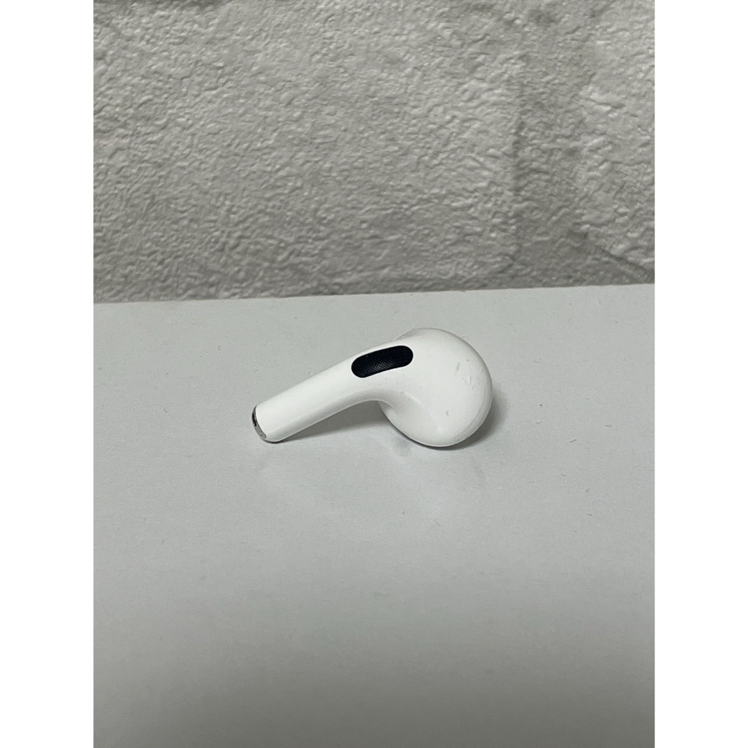 Apple(アップル)のAirPods Pro 第一世代　左耳のみ スマホ/家電/カメラのオーディオ機器(ヘッドフォン/イヤフォン)の商品写真