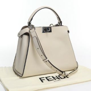 フェンディ(FENDI)の値下げ正規品FENDI ピーカブー エッシェンシャリー(ショルダーバッグ)