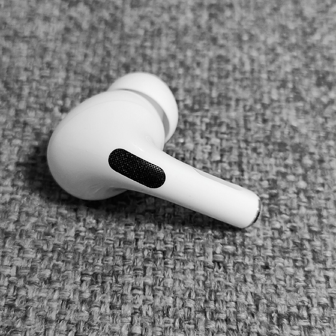 Apple(アップル)のApple AirPods Pro 片耳 R 片方 右耳 505 スマホ/家電/カメラのオーディオ機器(ヘッドフォン/イヤフォン)の商品写真