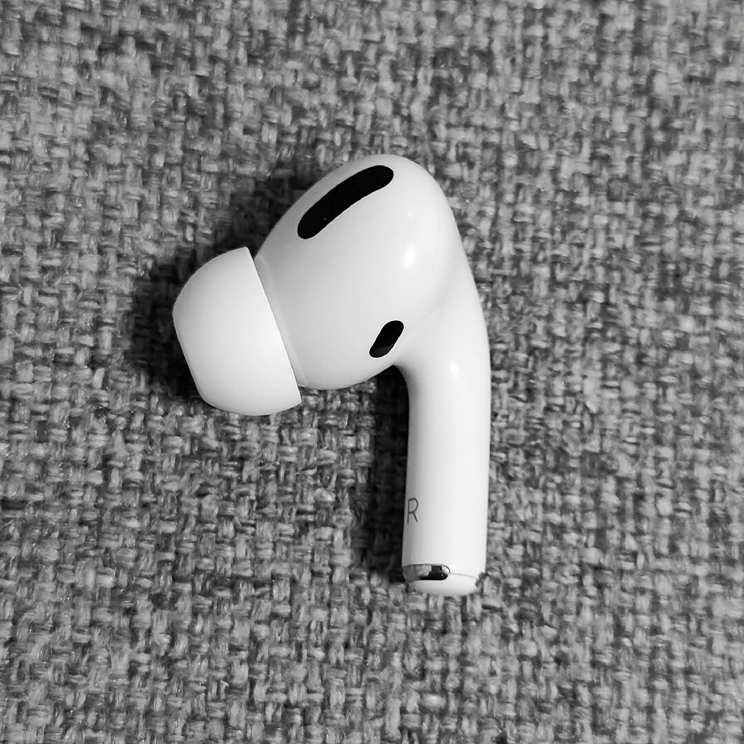 Apple(アップル)のApple AirPods Pro 片耳 R 片方 右耳 505 スマホ/家電/カメラのオーディオ機器(ヘッドフォン/イヤフォン)の商品写真