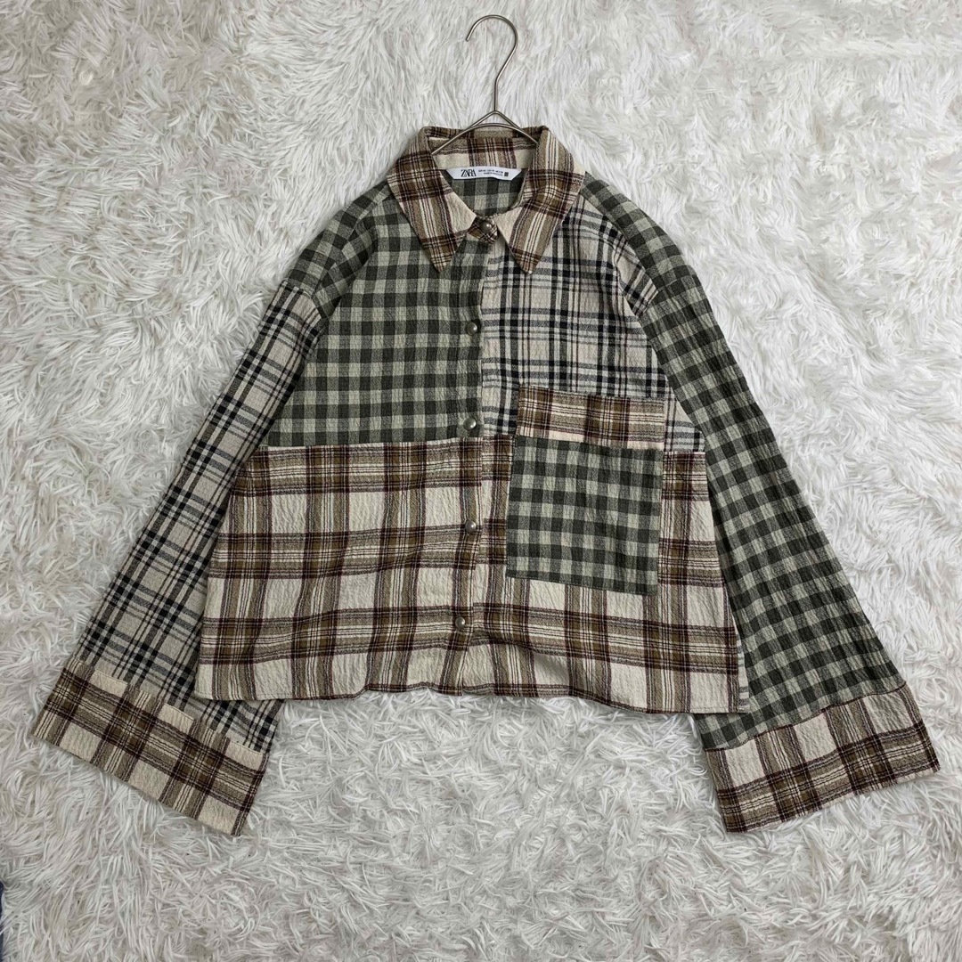 ZARA(ザラ)の【ザラ】XS シャツ クレイジーパターン ショート丈 チェック ガーゼ素材 レディースのトップス(シャツ/ブラウス(長袖/七分))の商品写真