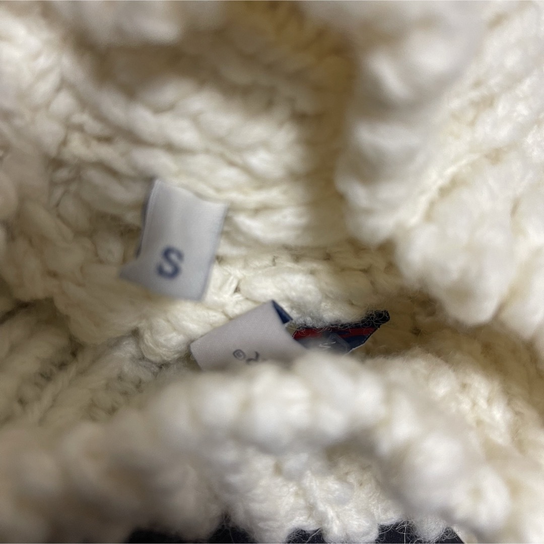 MONCLER(モンクレール)のモンクレール ロゴ ケーブル編みタートルネックニット オフホワイト サイズS メンズのトップス(ニット/セーター)の商品写真