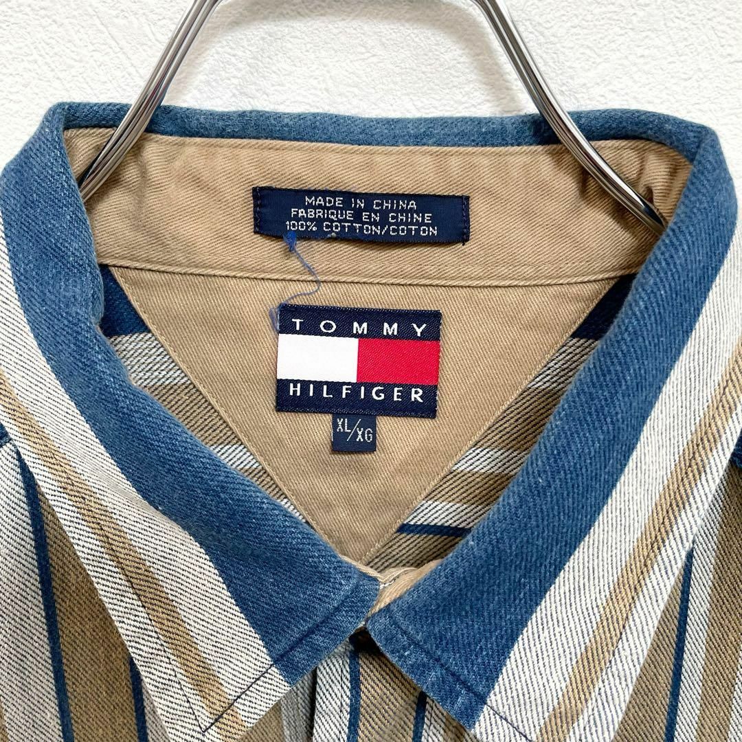 TOMMY HILFIGER(トミーヒルフィガー)の90s　ヴィンテージ　トミーヒルフィガー　ストライプ　刺繍　ワークシャツ　XL メンズのトップス(Tシャツ/カットソー(七分/長袖))の商品写真