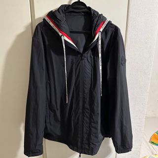 MONCLER - moncler モンクレール ナイロンパーカー lyon ネイビー MONCLER - moncler モンクレール ナイロンパーカー lyon ネイビー