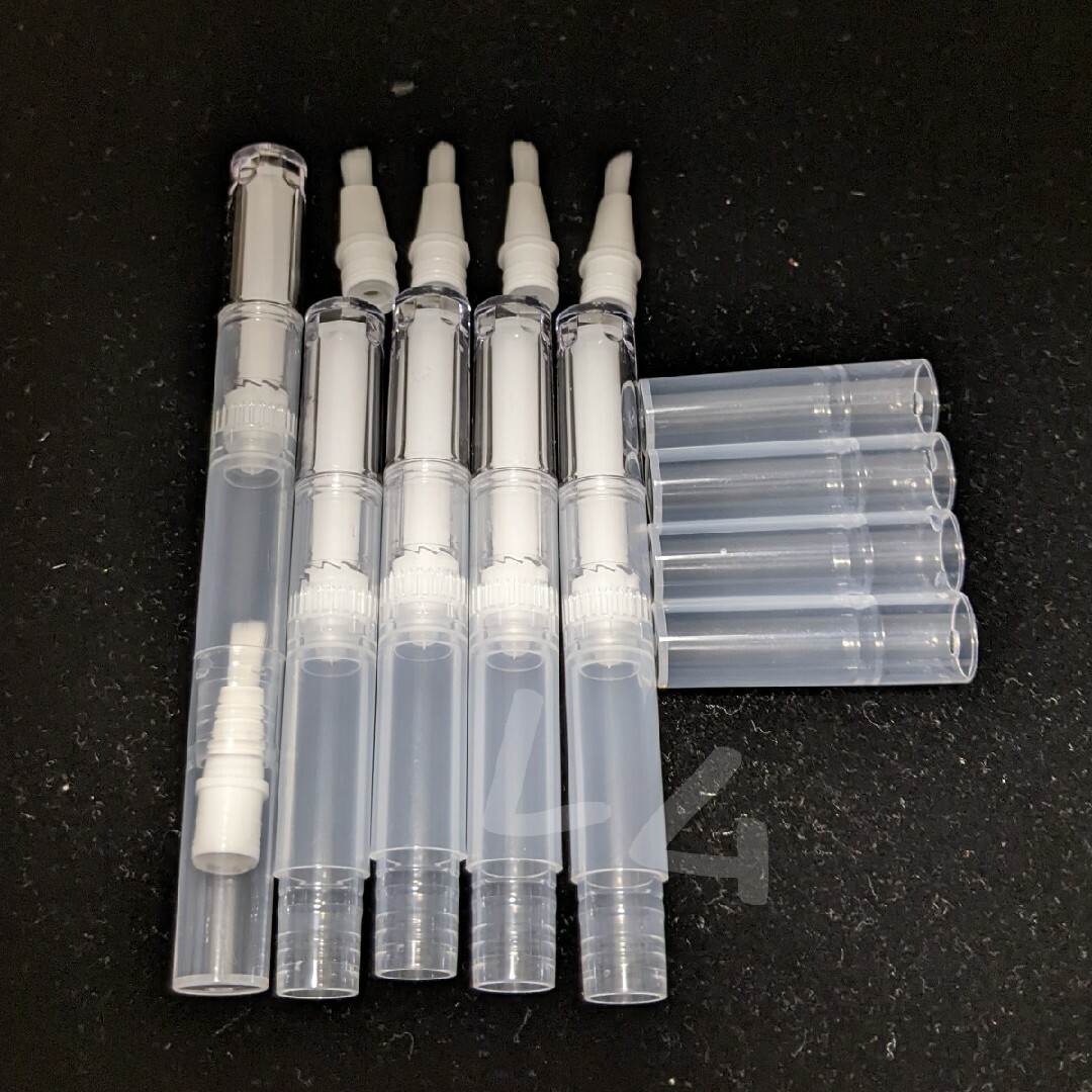 1本セット ツイストペン 2.5ml　人気　半透明　詰め替え コスメ/美容のメイク道具/ケアグッズ(ボトル・ケース・携帯小物)の商品写真