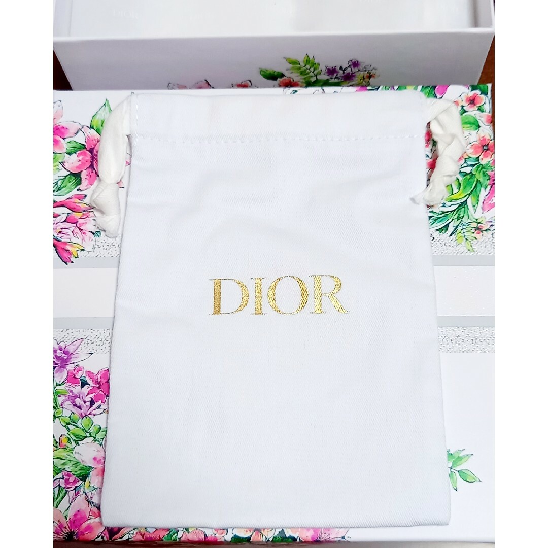 Christian Dior(クリスチャンディオール)のディオールスキンフォーエヴァートーンアップグロウクッションライラックピンクケース コスメ/美容のベースメイク/化粧品(ファンデーション)の商品写真